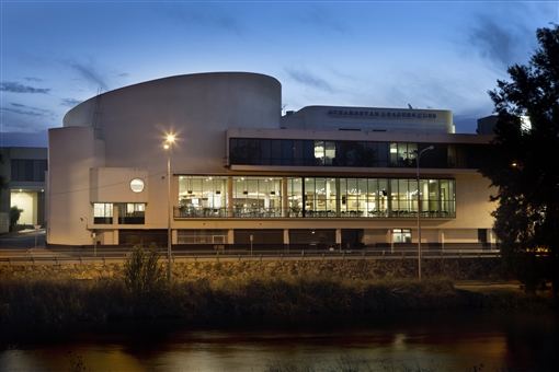 The club from across the Queanbeyan River at dusk